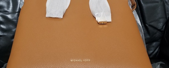 Michael Kors ROLLINS LG LEATHER SATCHEL in Acorn - Picture 3 of 5